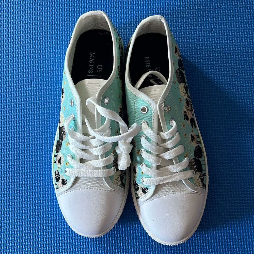 Cute sporty flat shoes brand new